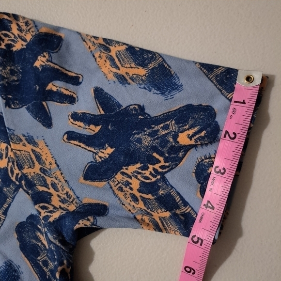 Lularoe Perfect T giraffe print XS - Picture 2 of 8